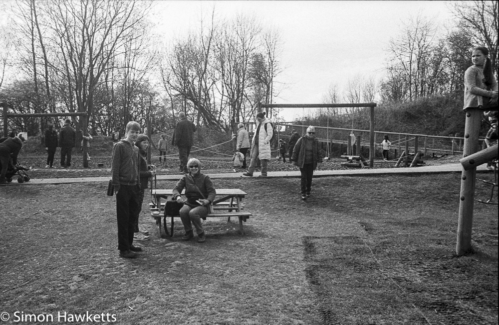 Pentax MZ-3 and Ilford HP5+ - Family in Park