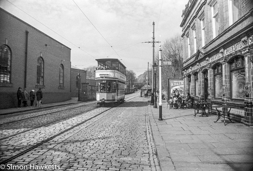 Pentax MZ-3 and Ilford HP5+ - Moss Park Tram by the red lion