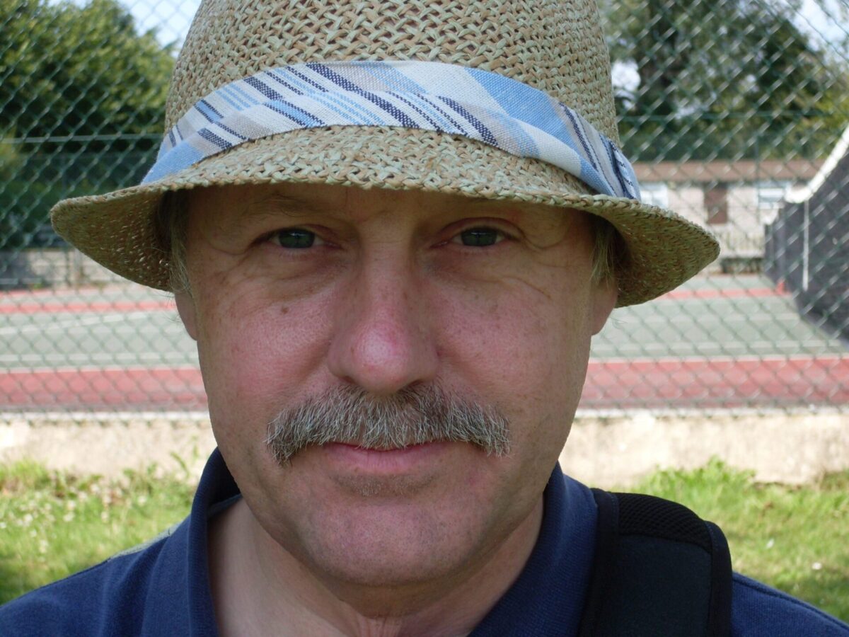 The author, Simon Hawketts