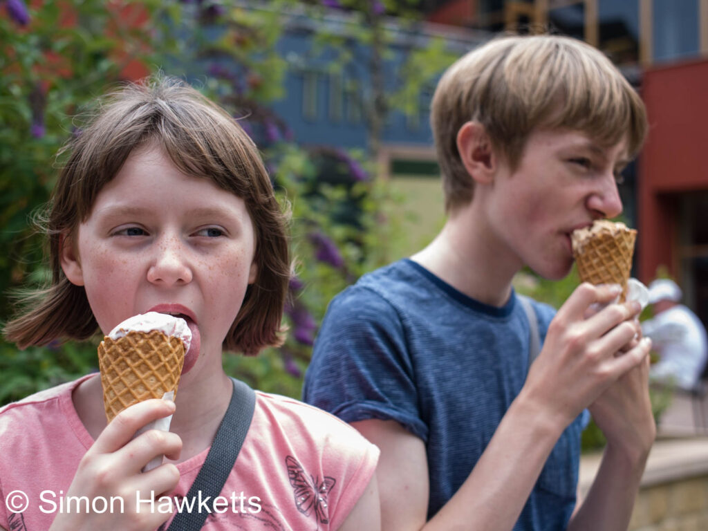 Ricoh GXR sample pictures - Boy and Girl eating icecream