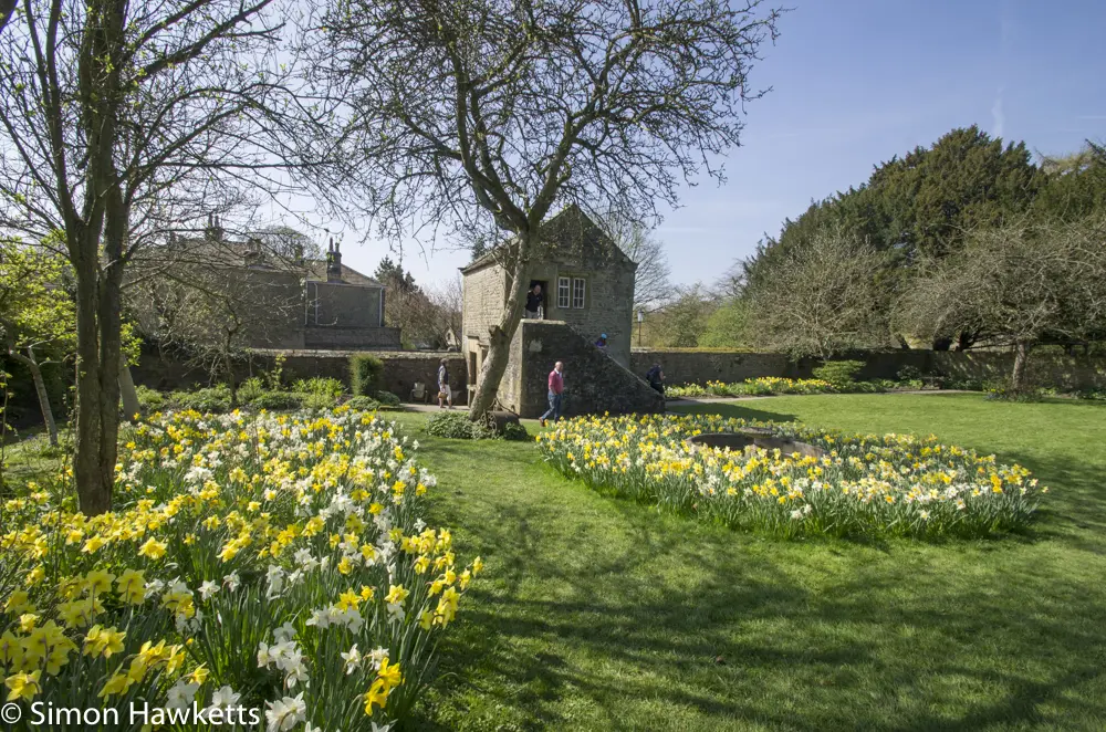 Eyam Hall Pictures - The garden and gardeners lodge
