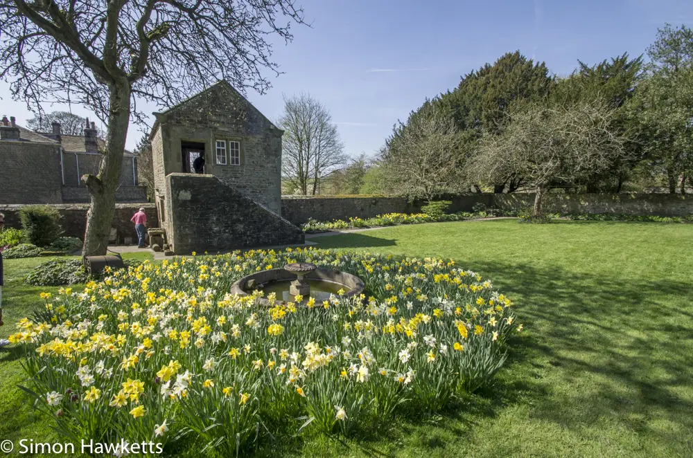 Eyam Hall Pictures - The garden and gardeners lodge