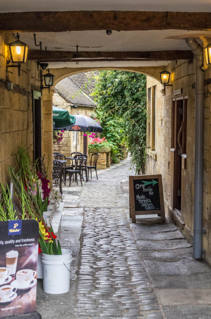 Tea rooms in Chipping Campden off the High Street