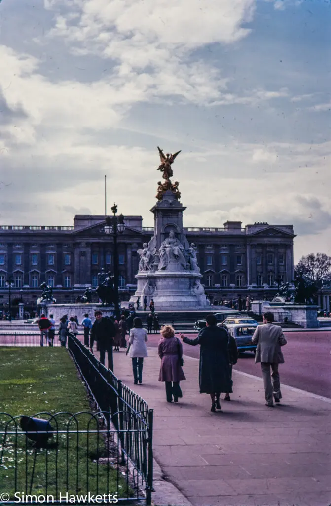 Central London pictures c1980 17 Olympus OM-20 pictures - The Victoria Memorial and Buckingham Palace on colour negative film taken about 1980