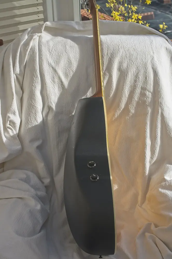 Ovation Applause AE-32 guitar refurbisment 3 Ovation Applause AE-32 side view