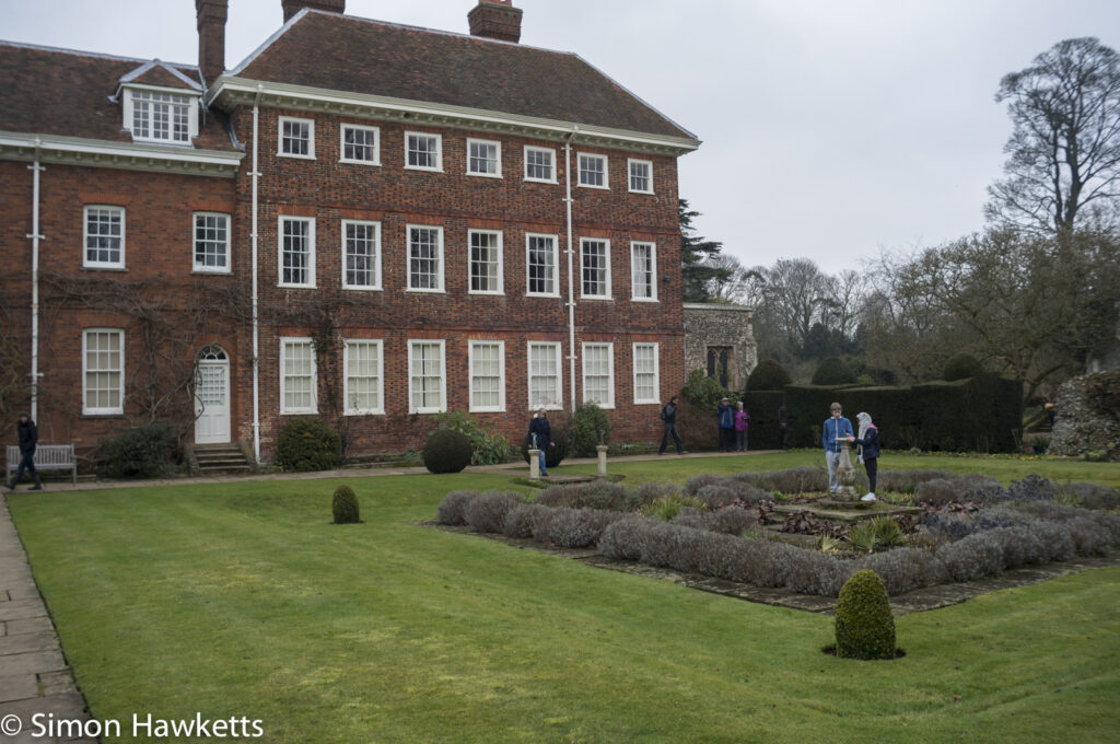 Pictures of Bennington Lordship - The formal gardens in front of the house