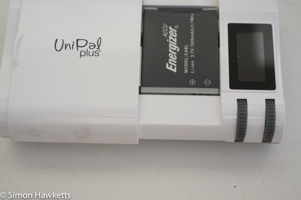 unipal plus universal battery charger fitting a lithium ion camera battery